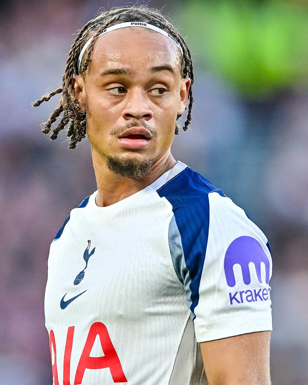 没人讨论的水货：哈维·西蒙斯。那我们不妨聊聊这件事。切尔西原本是西蒙斯首选，但因