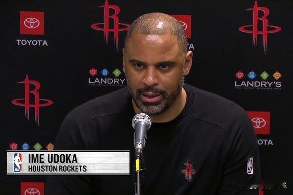 乌度卡什么脑袋啊！？又是防守立功！G5火箭战胜湖人赛后，乌度卡接受采访谈到对今