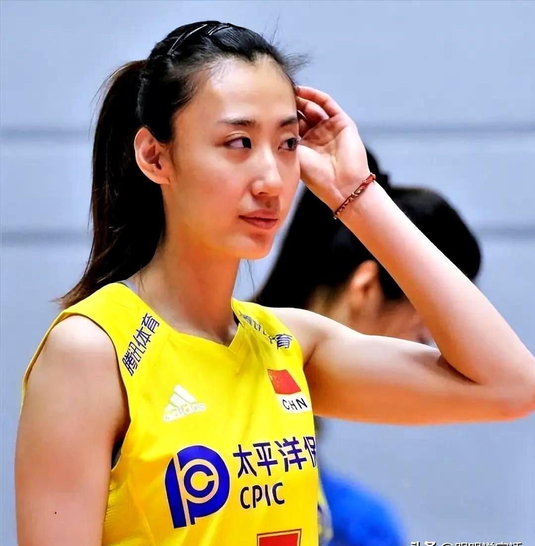 通过世联赛比赛，中国女排年轻阵容能打出好成绩。世联赛那几场球，新来的小将们不再