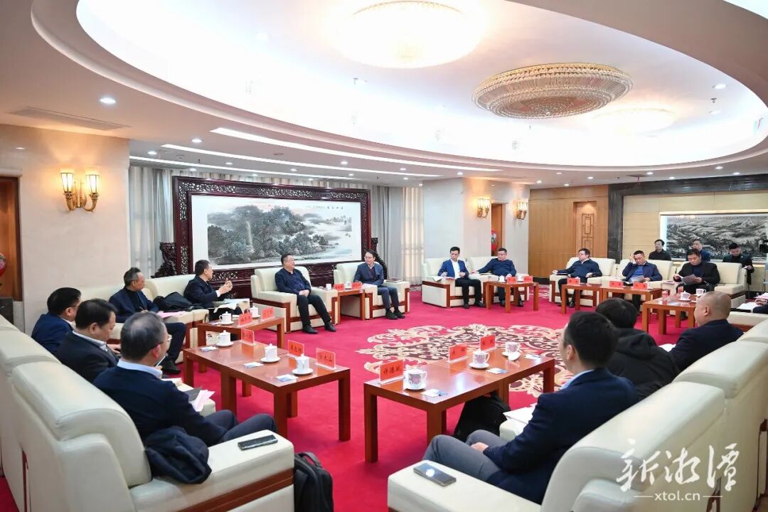 胡贺波会见深圳能源集团李英峰一行