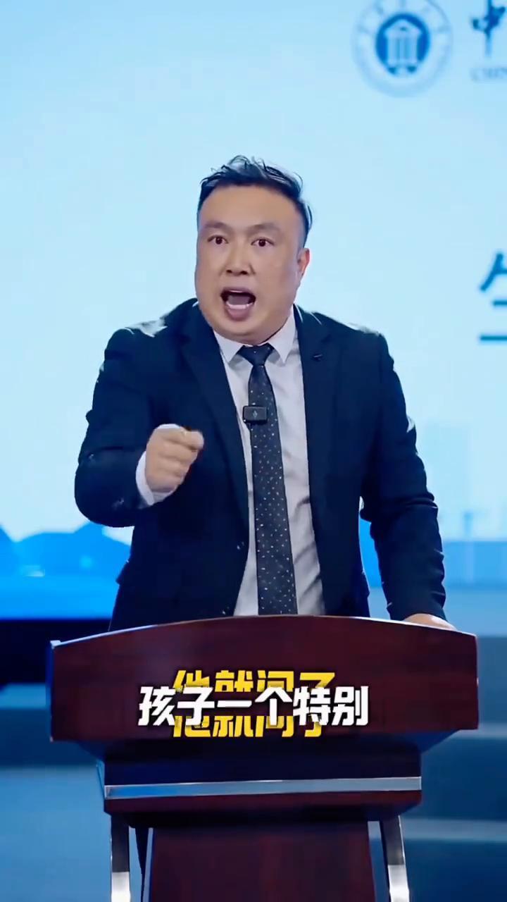 人生的错误。最近有个爸爸火了，他就问了孩子一个特别简单的问题，却把很多人一辈子
