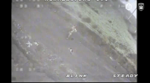 1名俄军在波克罗夫斯克附近英勇拦截了一架乌军无人机。尽管俄军宣称占领了波克罗夫斯