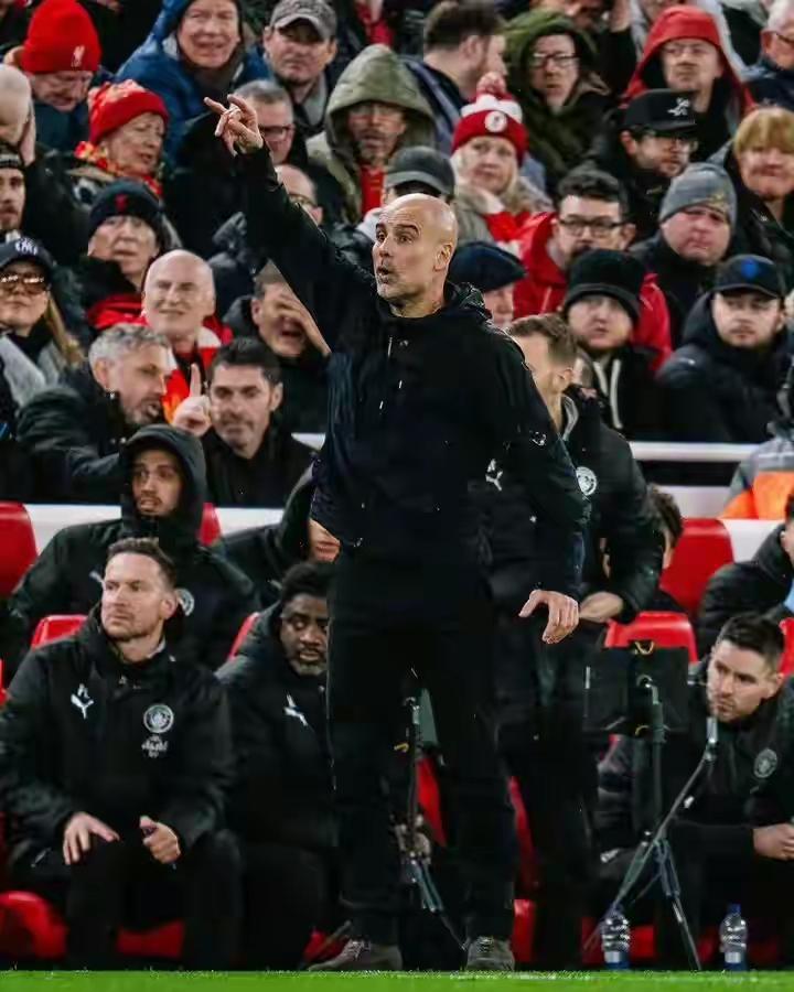 曼城93分钟的进球被取消，裁判这个判罚让人看不懂了……！裁判认为利物浦球员索