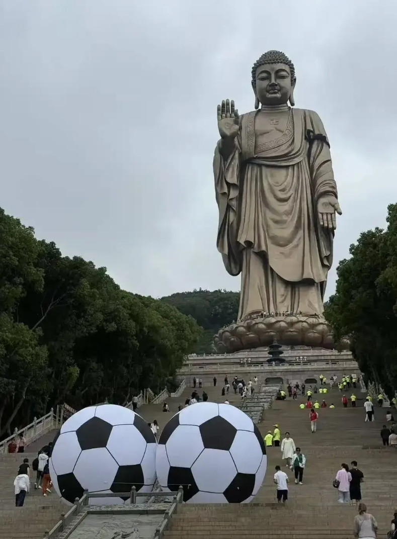 无锡赢了，2:0常州！朋友圈转的一些图片观赛的人数应该是突破了江阴体育场建成投