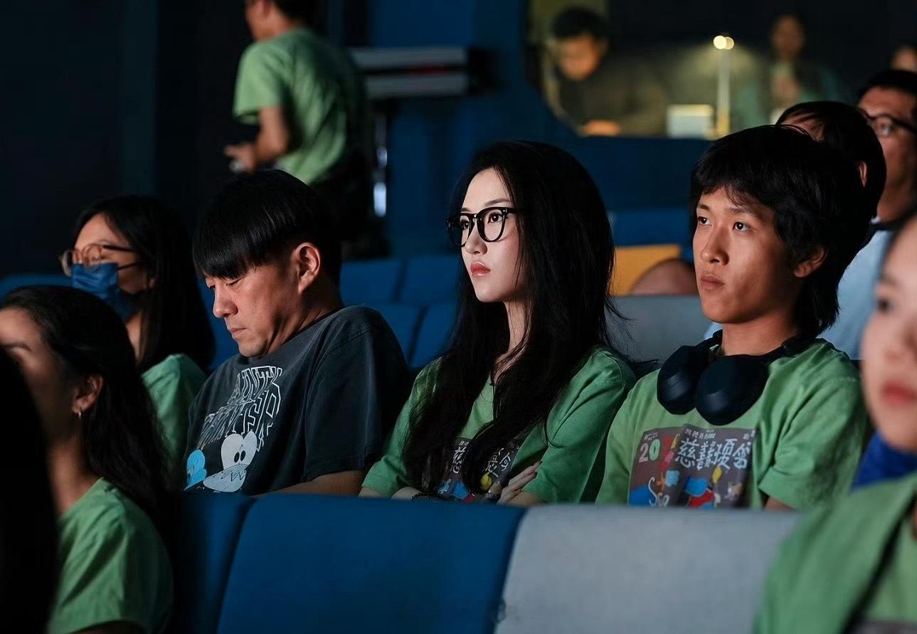 李嫣回国参加嫣然夏令营！生图气质好出众王菲和李亚鹏的女儿李嫣在暑假期间，回国参加
