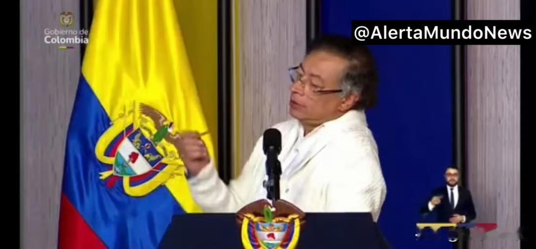 有消息称，马杜罗邀请哥伦比亚军队参与保卫委内瑞拉主权的行动。哥伦比亚总统佩特罗