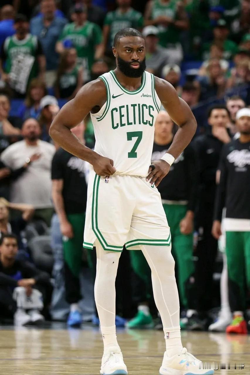 塔图姆复出又如何？杰伦布朗爆砍41分证明自己才是凯尔特人当家球星！在今天凯尔