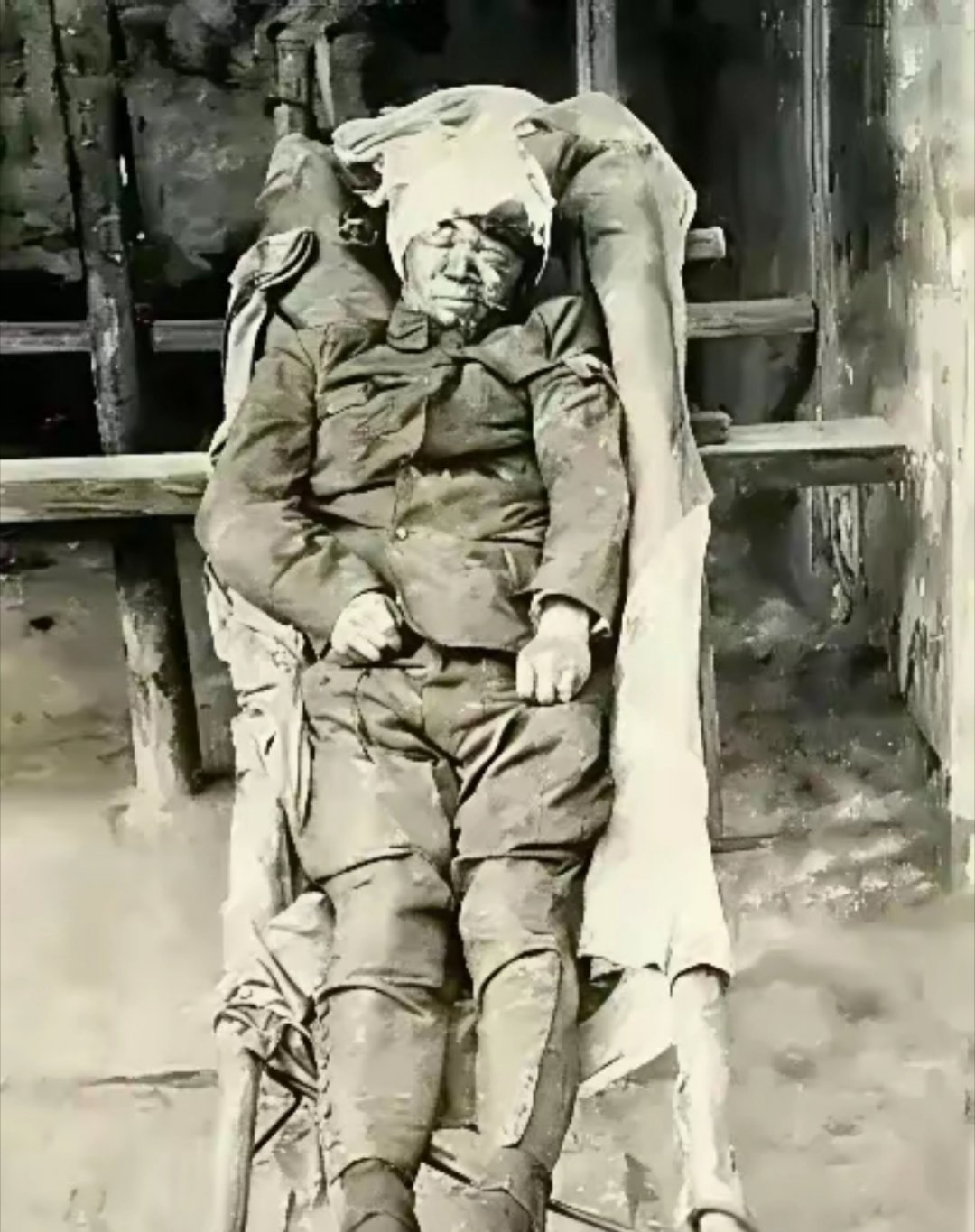 1938年4月，在台儿庄战役中的一次肉搏战中挑死了14个日军后壮烈牺牲的陈钟书将