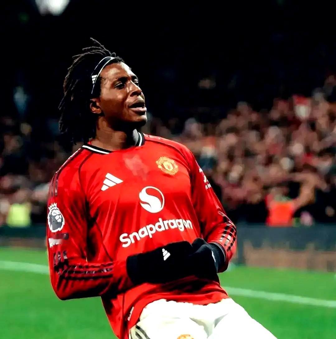 曼联这引援，真是看得人脑壳疼。想补强，兜里现金就2800万。看上布莱顿19岁