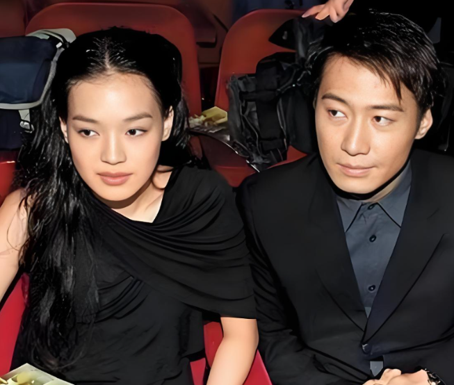 2005年舒淇有一次去黎明家里做客正吃着饭的时候，黎明爸爸突然大声说道：“我们