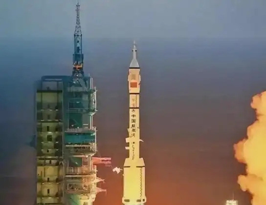 西方像晚清看世界我们是不是要重蹈覆辙，再次低估一个正在崛