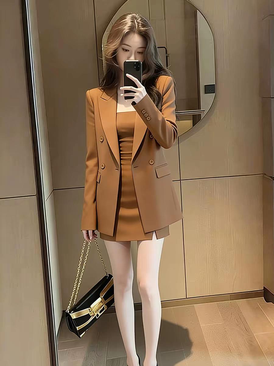 春季穿搭，气质女神范儿高级感西装套裙！时尚穿搭