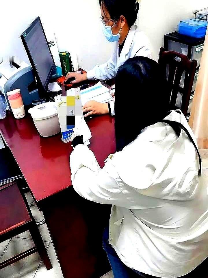 我是一个妇产科医生，那天接诊了个小姑娘说要打胎。看她年纪不大就多问了两句，知