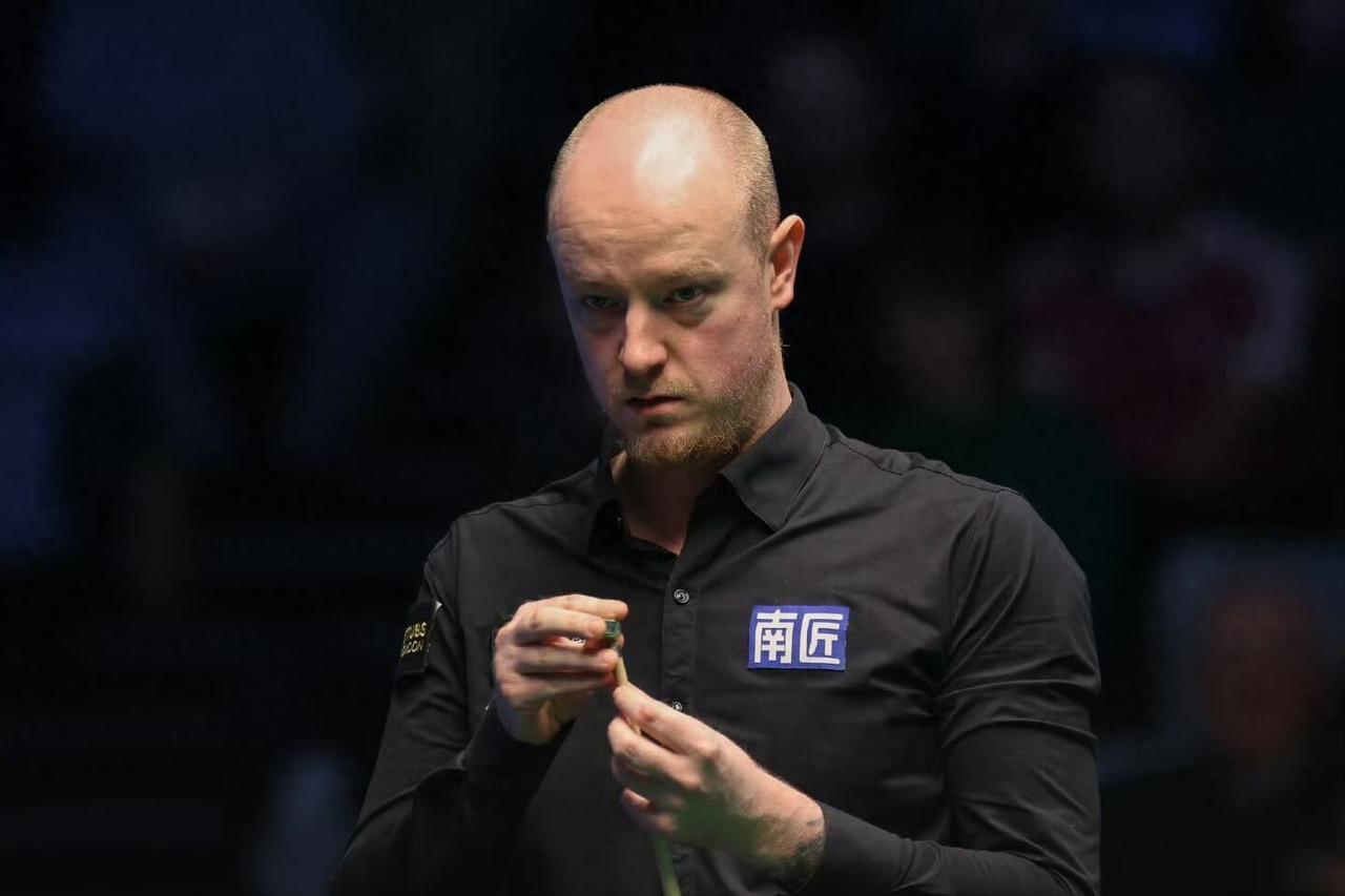 斯诺克德国大师赛开战，原本有13位中国球员参赛，但吴宜泽和常冰玉因签证问题无奈退