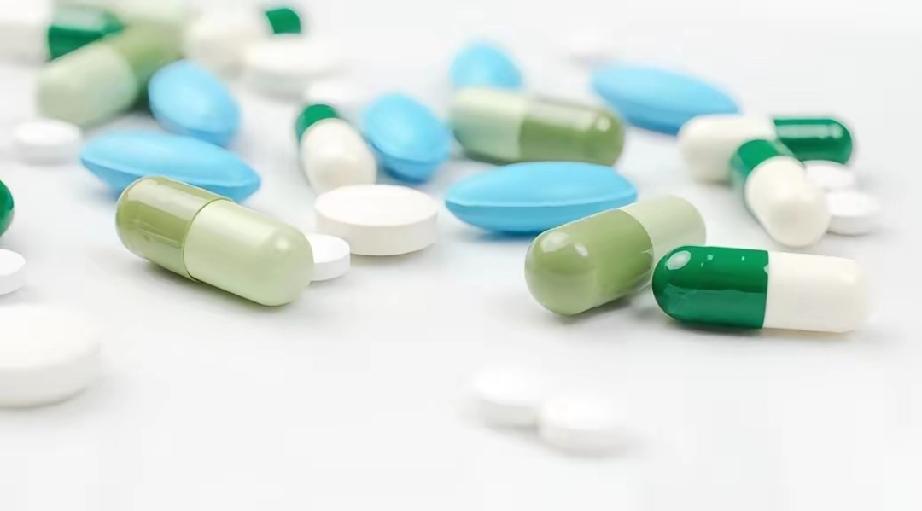 最近医药圈最劲爆的新闻不是哪家企业研发出了新药，而是中国药企老板们正集体上演“国