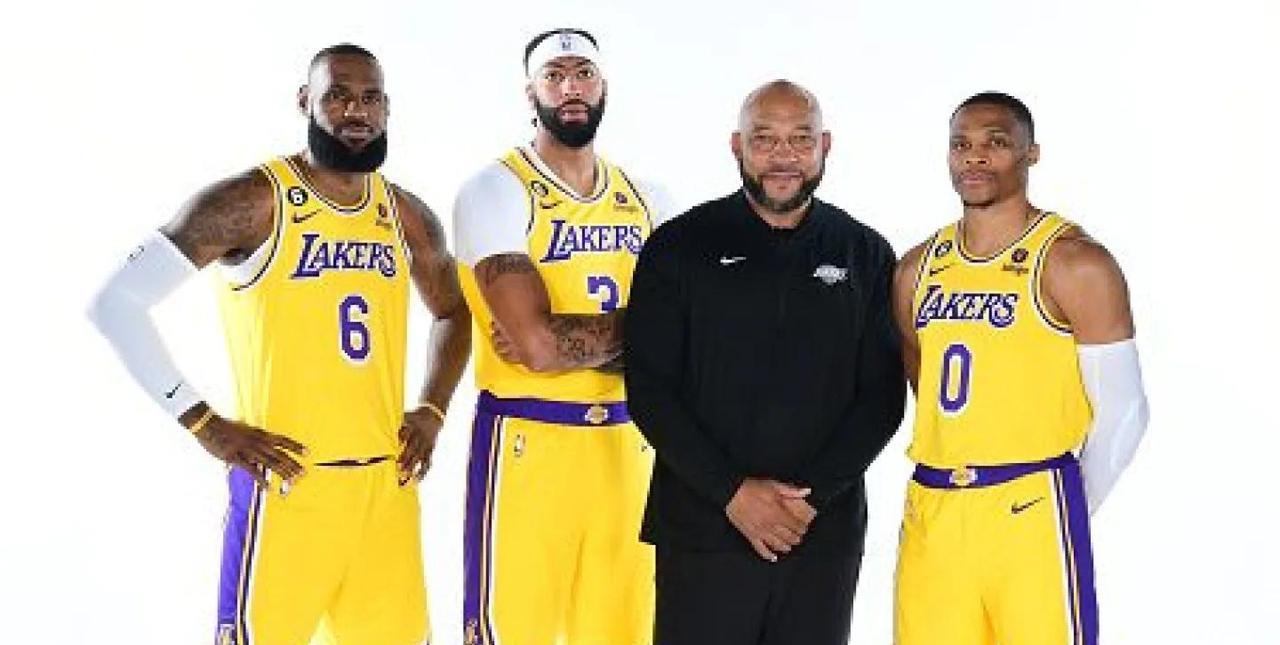 这赛季附加赛争夺似乎没那么激烈了目前来看，第一，第二是比较稳的。目前第九，在