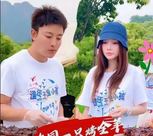 贾乃亮李小璐离婚六年首同框！网友直呼和好甜馨回应贾乃亮与李小璐离婚六年后首次