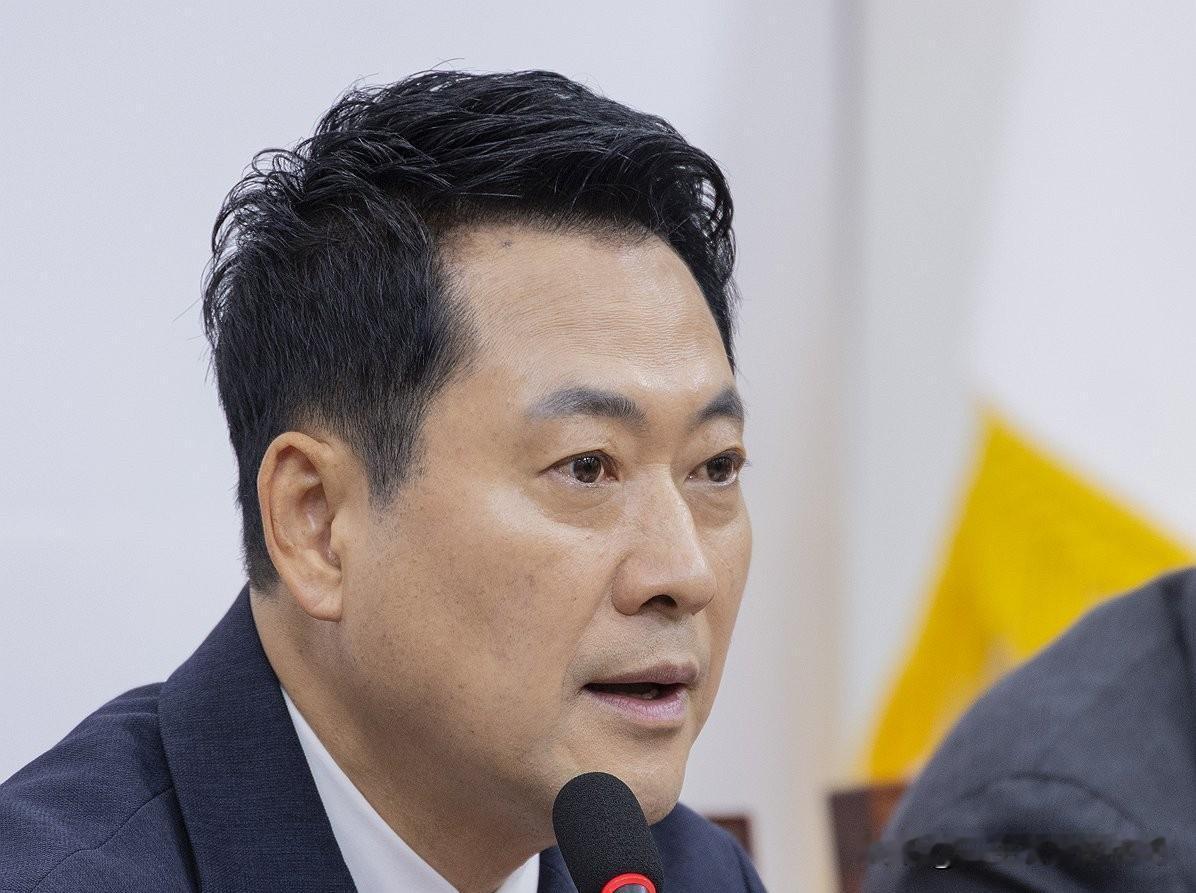 进退两难！韩国国民力量党内讧升级，张东赫硬守党权，党内彻底分裂韩国国民力量党