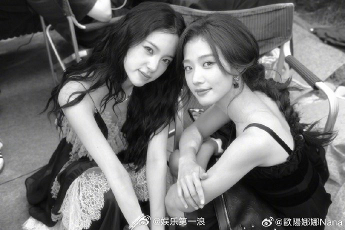 欧阳娜娜晒和卢昱晓合照卢昱晓欧阳娜娜合照好可爱的俩小只~​​​