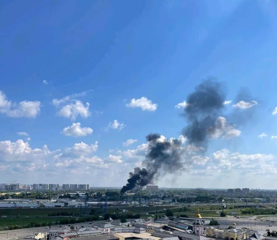 俄媒报道，当地时间1日，俄罗斯外交部发言人扎哈罗娃表示，泽连斯基正在通过不断袭击