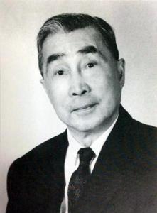 1947年，57岁北交大校长张福运，趁妻子熟睡，悄悄来到17岁养女房间。不久后养