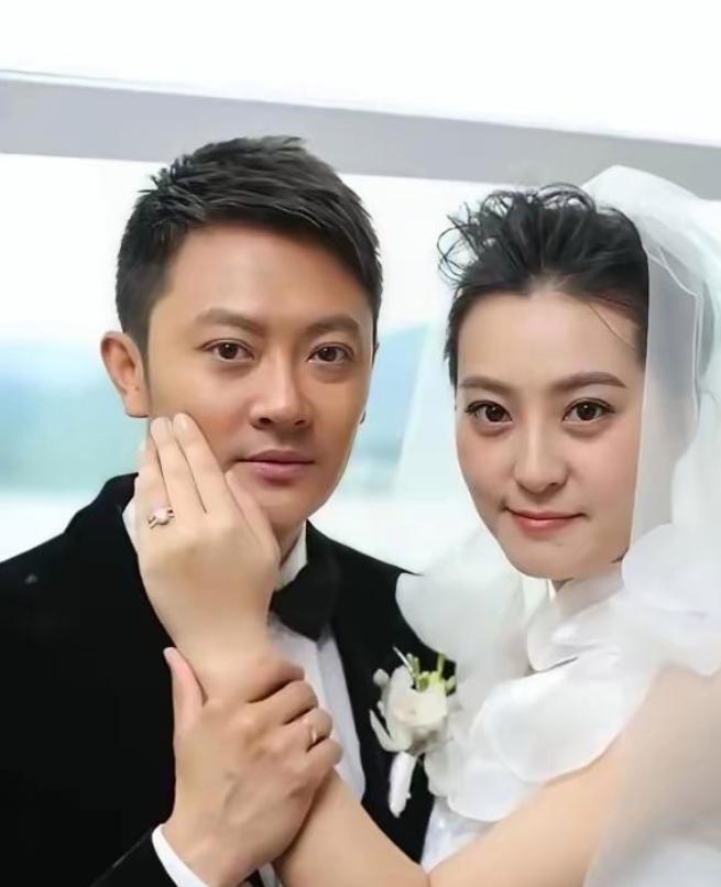2015年，印小天花400万元娶的白富美老婆哈琳娜，直到孩子出生后，才发现自己的