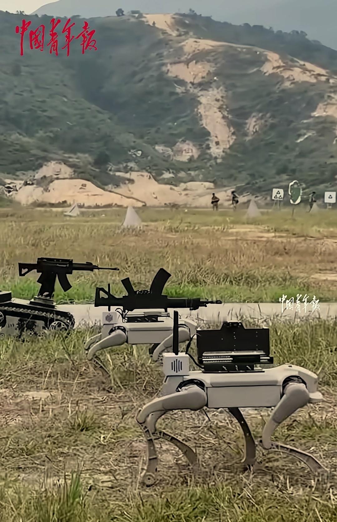 驻香港部队组织联合巡逻驻香港部队的机器狗、无人车、无人艇、无人机等无人装备亮相