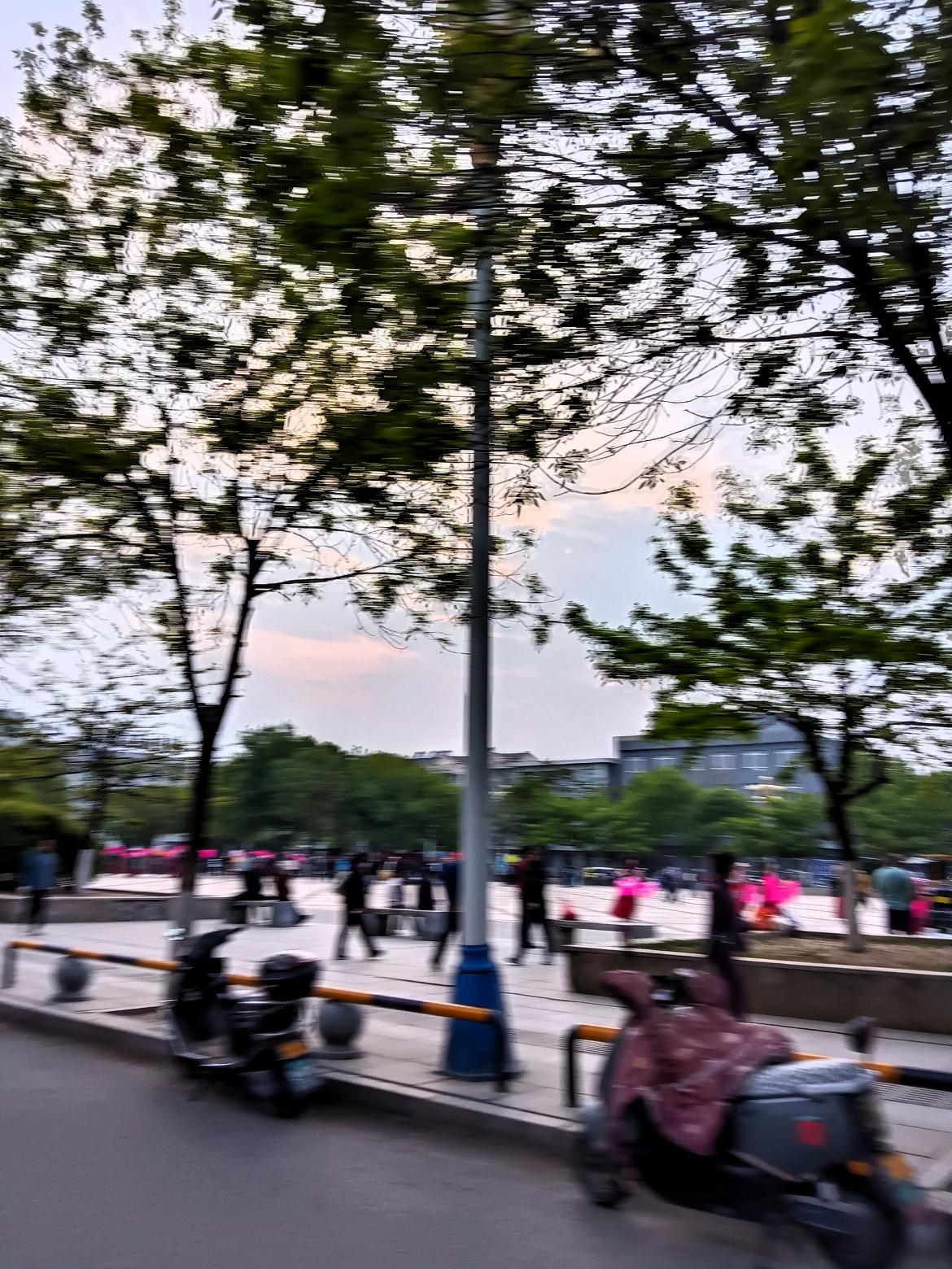 热闹的广场