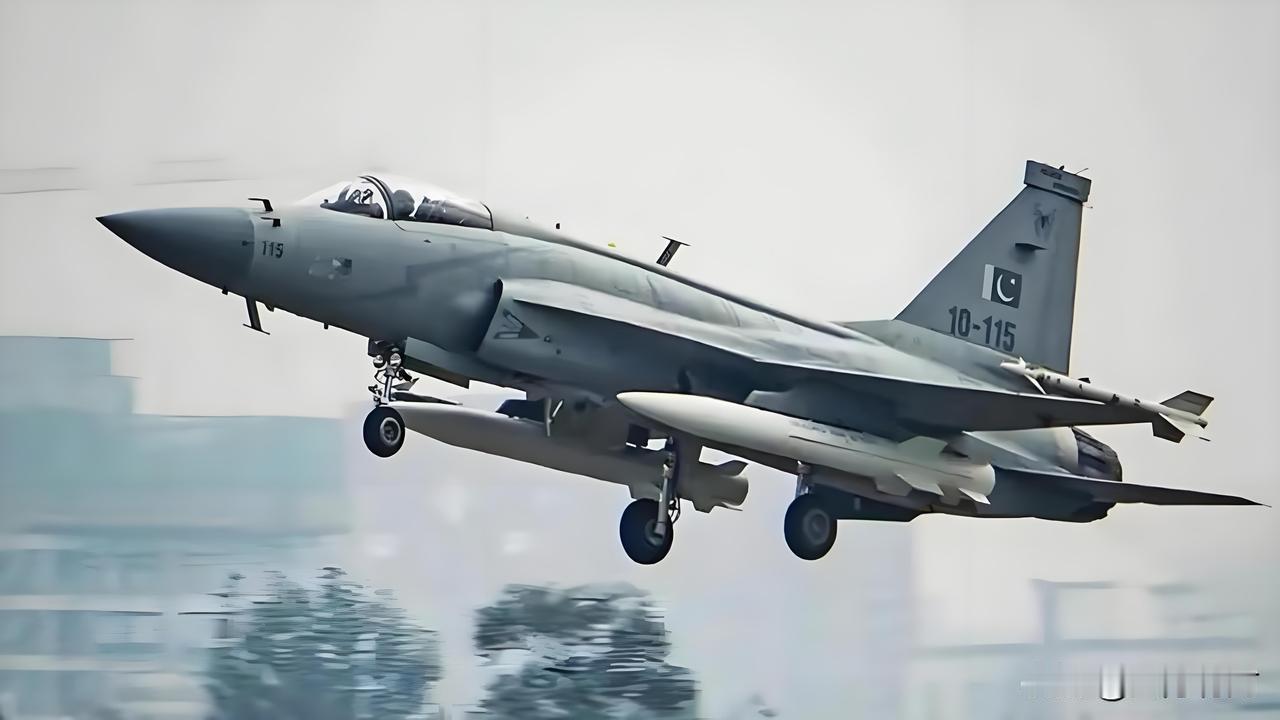 枭龙这波，妥妥的商战教科书！巴基斯坦总理一句话道破真相，客户挤破头不是吹的