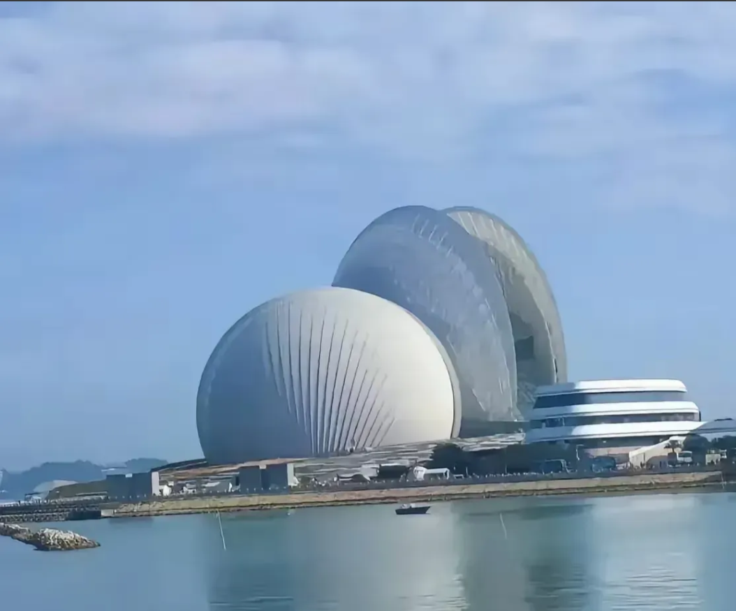 一些专家预测，到2039年，中国可能会这样做：1.首都：还是北京。2. 