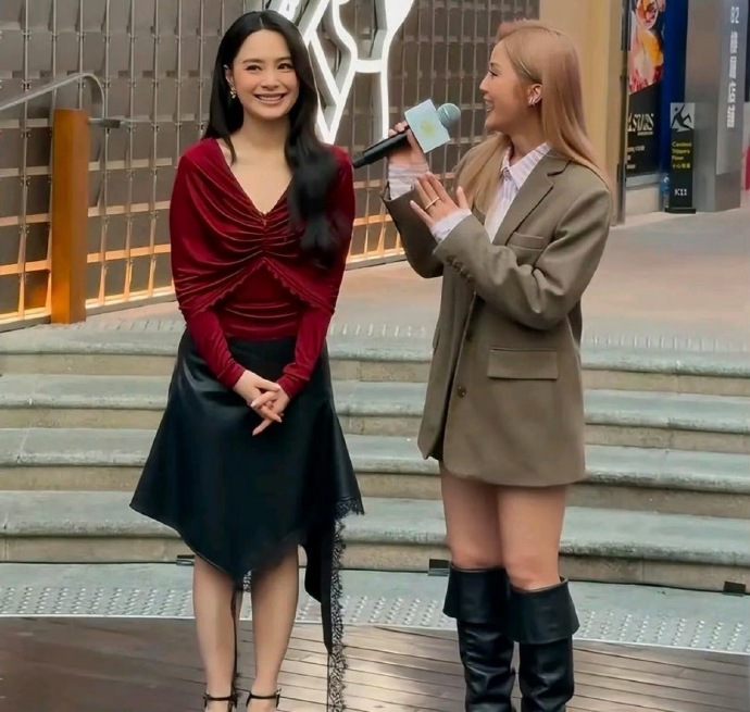 44岁阿娇与43岁阿Sa同框，跟记忆中的样子都没有区别，都好美啊​​​