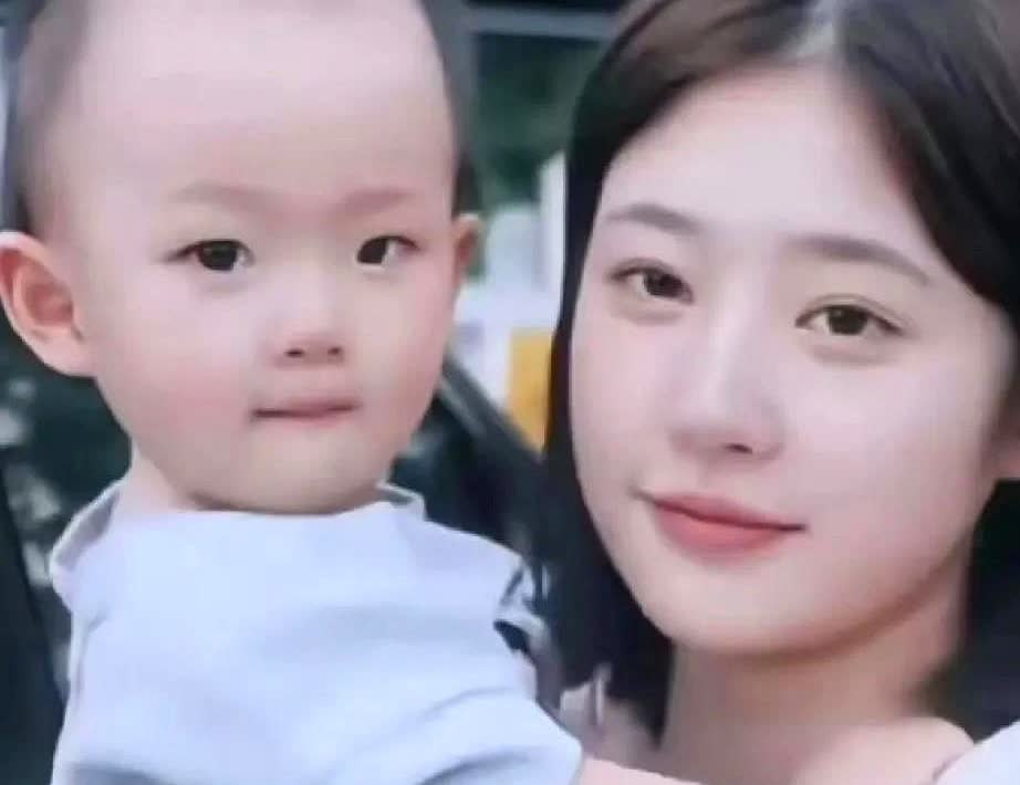 王思聪真人间清醒！他不承认，不回应黄一鸣母女，但给她们留足了舞台。