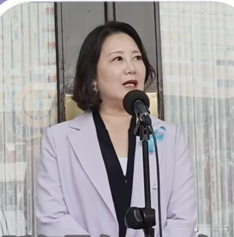 民进党立委吴思瑶今（6日）在社媒发文称，猫哭耗子假慈悲，国民党的慈悲还真是“假”