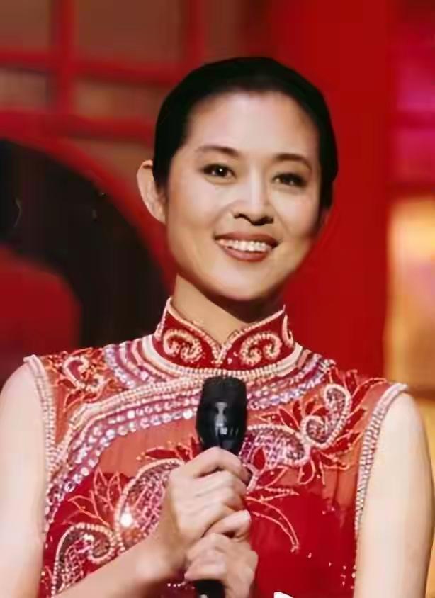 倪萍大姐，年轻时主持春晚的水平真是很难超越了。
