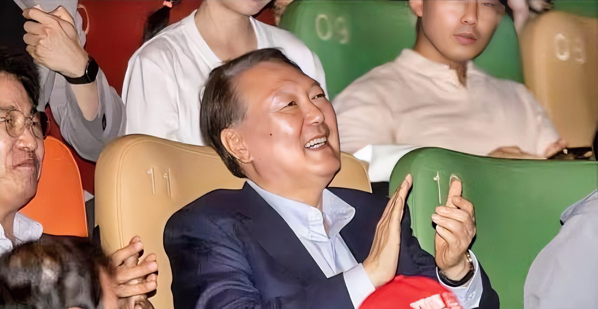 尹锡悦加密手机聊天记录被公开天哪！尹锡悦这次真的要栽了！