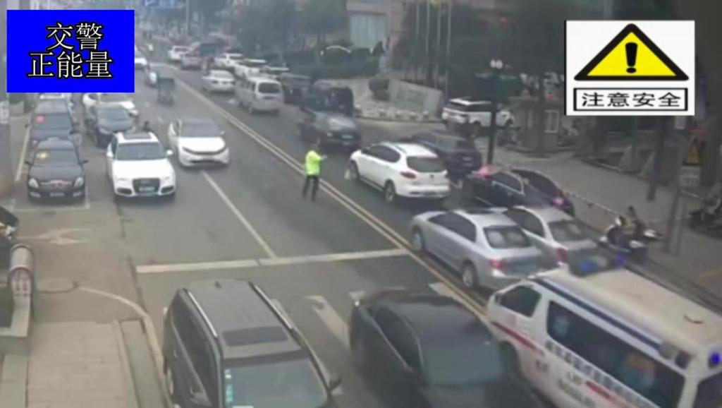 急救车120开道 9508926359352378.jpg?id=0