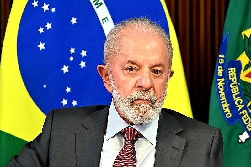 航母战斗群都开到别人家门口了。说是为了“缉毒”。我差点以为我眼睛花了。拿全世