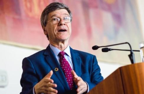 为什么美国现在死咬中国不放？美国经济学家说过一句大实话：中国不是敌人，而是中国走