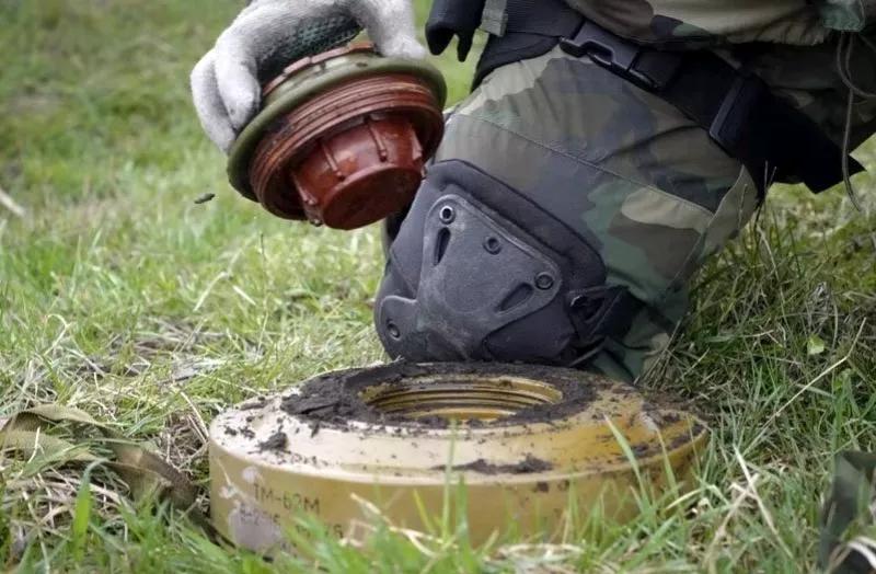 韩联社消息，当地时间9日，泰国国防部宣称，正在泰柬边境执行军事任务的部队，发现柬