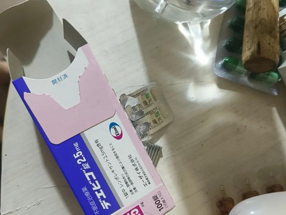 吃安眠药四年了，我不吃安眠药就不停的去厕所，吃了安眠药一晚上也要醒两三次。是不是