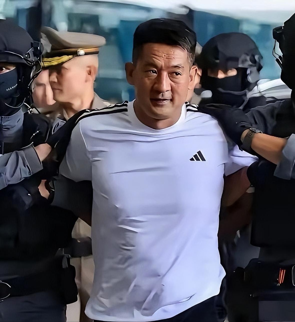 这位湖南人这几天出名了。一个湖南邵东的“穷小子”，从一个白手起家的洗车工摇身变成