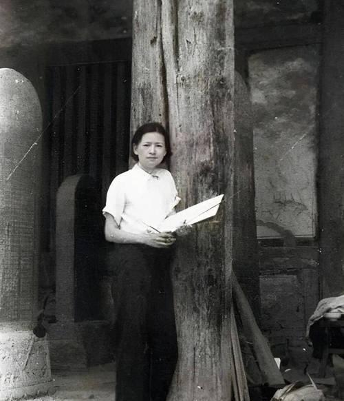 1931年，徐志摩和妻子陆小曼大吵一架后，在飞往北京的航班上机毁人亡……193