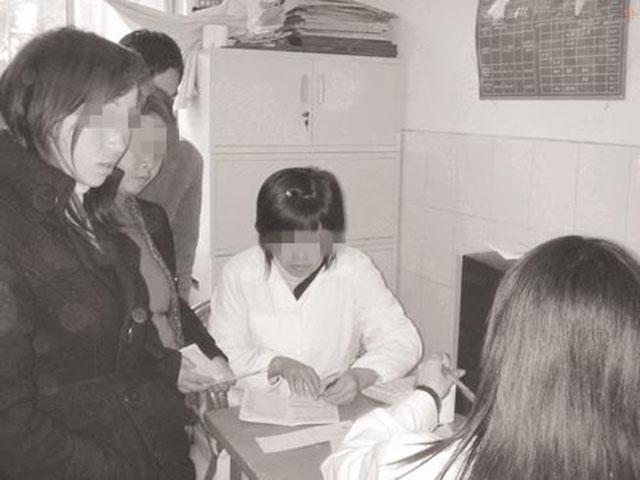 3岁宝宝“蛋蛋”一大一小, 送去医院检查后, 医生说: 还算比较及时