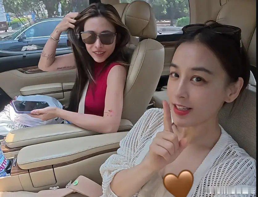 《再见爱人》的新一季随着路行的退出热度骤降，而一年前的第四季嘉宾们突然在11月2