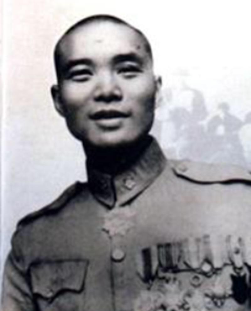 1949年，沈醉正在家中部署对杨杰的暗杀，母亲听到后，质问沈醉：“你把杨先生杀了
