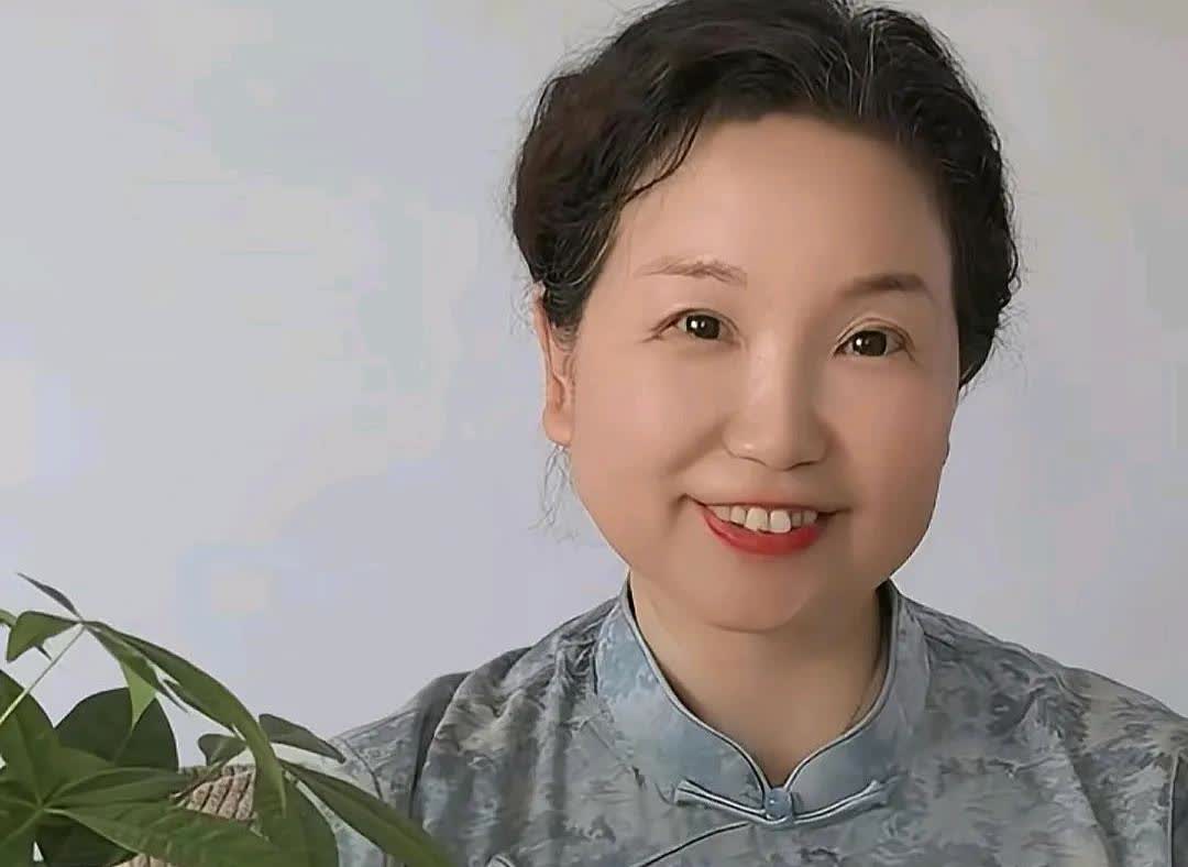 许敏满头白发瘦脱相，杜新枝满面红光放狠话：“看谁活得更久！”这对比扎心了