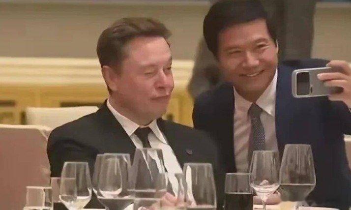 凤凰新闻【马斯克亲自转帖辟谣，雷军总算可以松口气了】此前，在晚宴上雷军与马斯克的