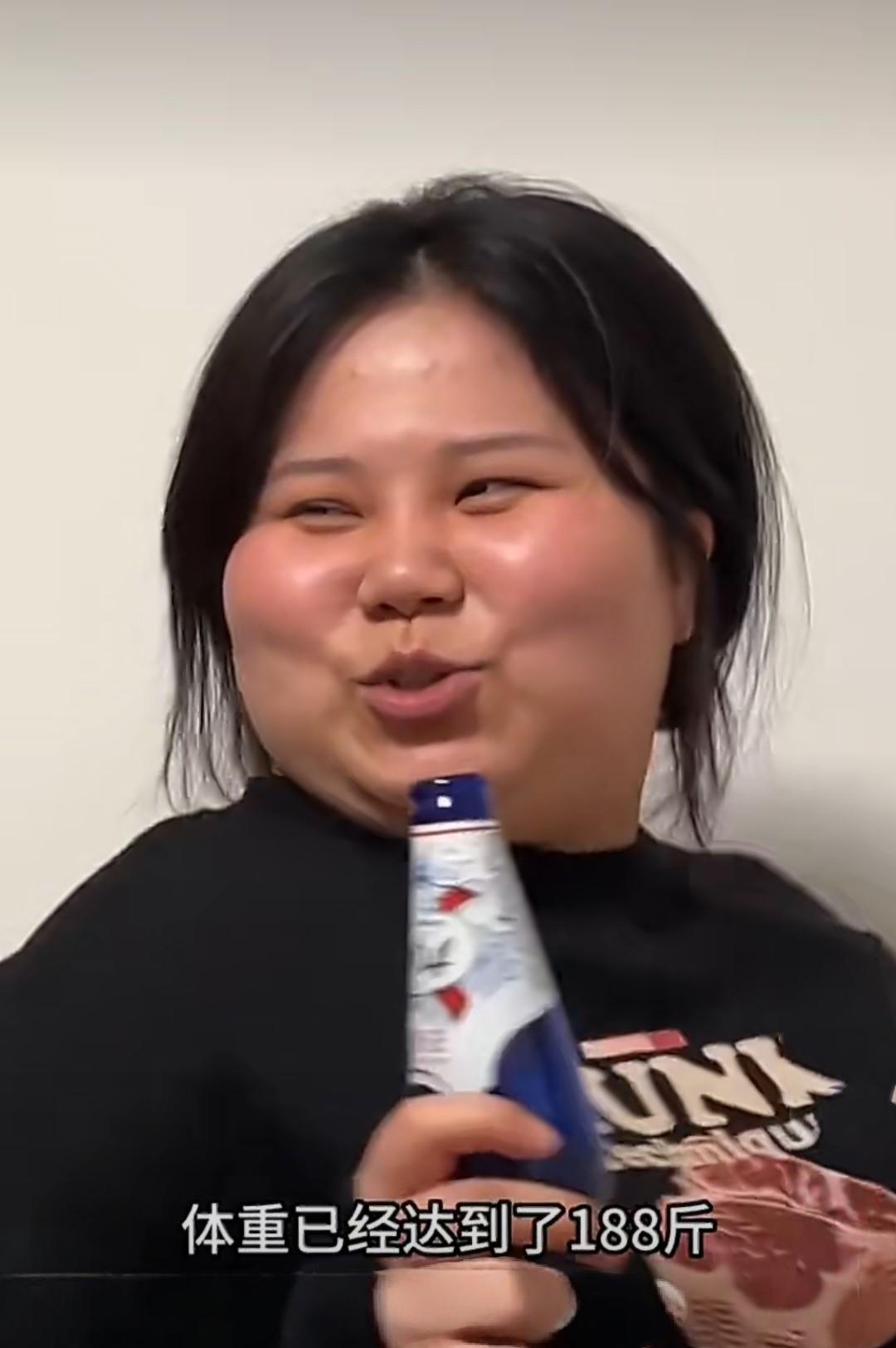 188斤女孩怒减70斤换头式逆袭！瘦下来是真的好看。网友：这是同一个人？今