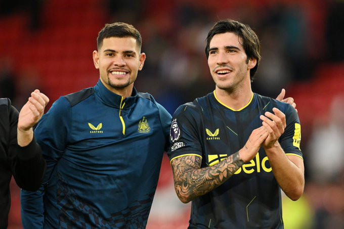 BenJacobs托纳利和吉马良斯的团队实际上正在相互竞争，以争取他们离开纽卡