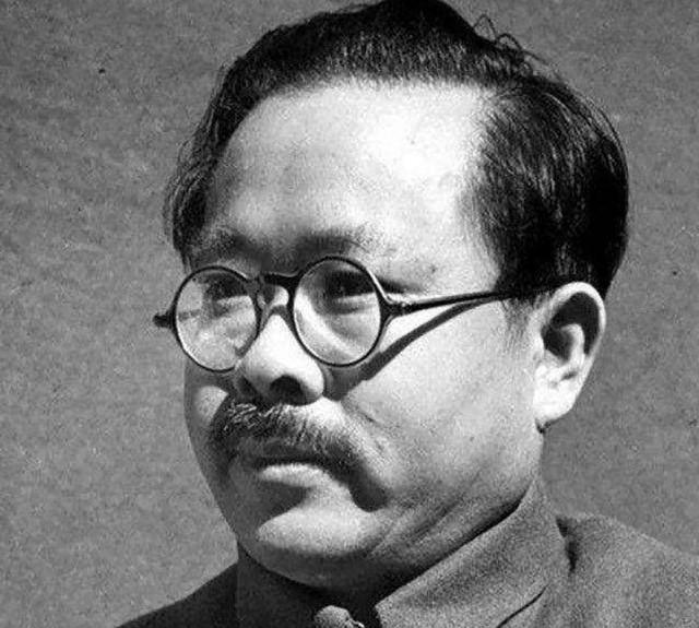 毛主席在开国大典之前明令禁止任弼时参加，任弼时可是被称为中共五大书记的啊，为了中